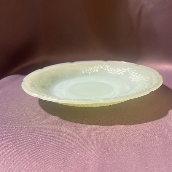 Vintage Jadeite Fire King Green Milk Glass Plate Floral Alice Pattern 6" - Picture 5 of 5